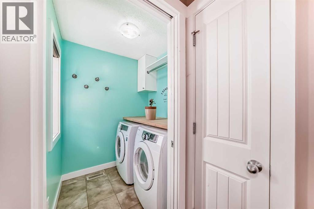 Single Family House for Sale in  Cougar Ridge Place SW Cougar Ridge Calgary 