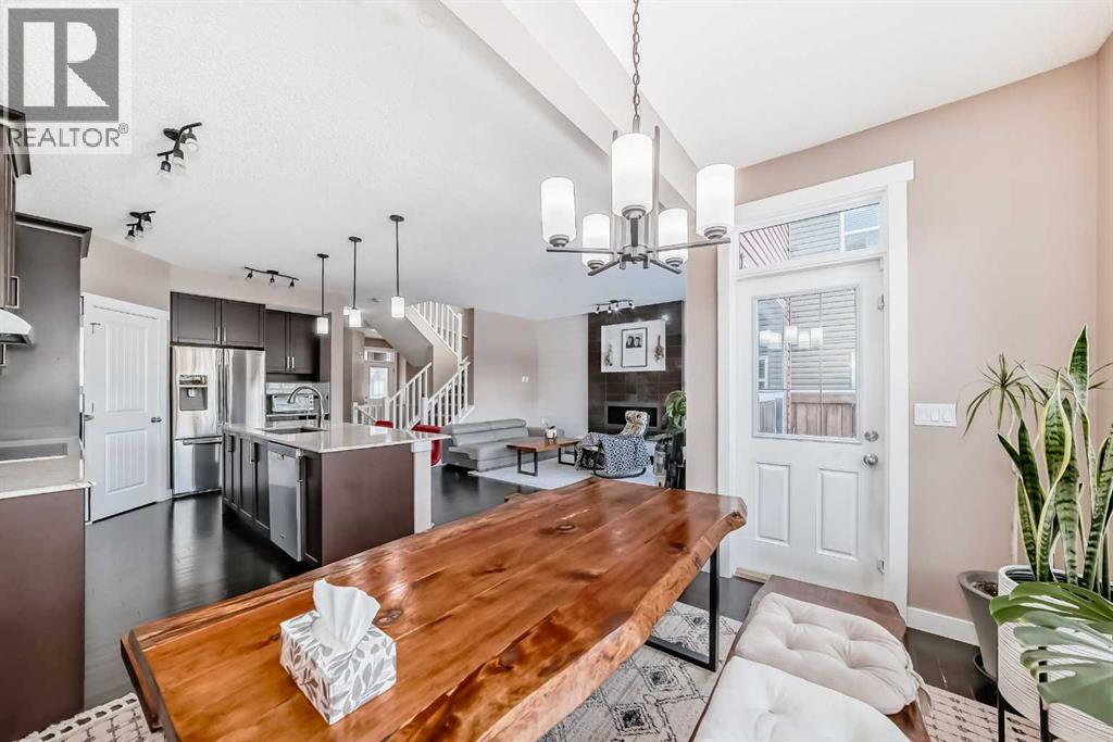 Single Family House for Sale in  Cougar Ridge Place SW Cougar Ridge Calgary 