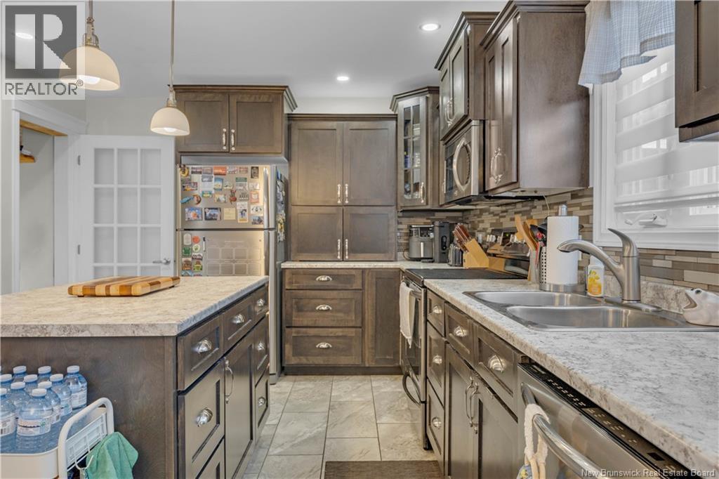 194 HORSLER DRIVE - 11