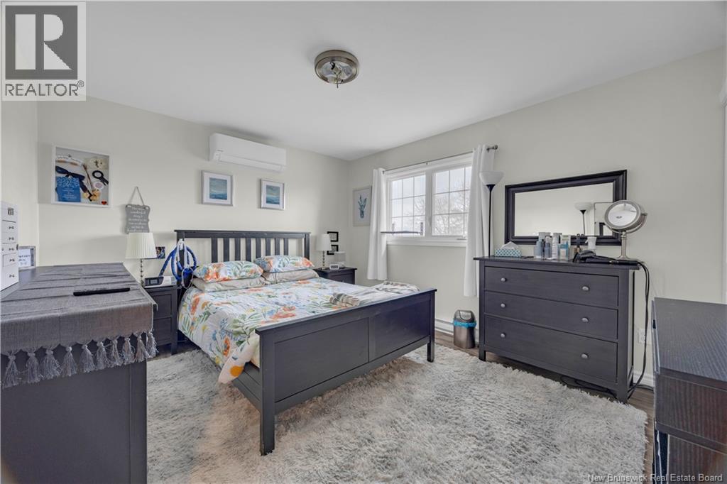 194 HORSLER DRIVE - 21