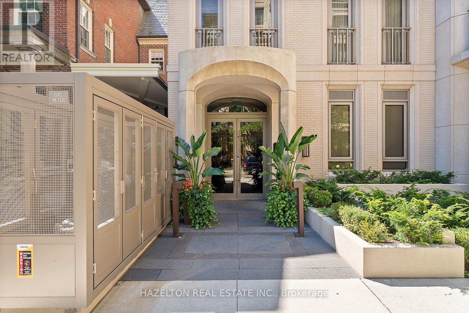 #404 128 HAZELTON AVENUE - 29