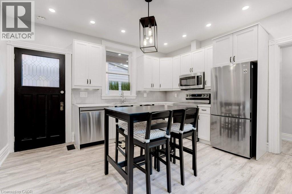 7 HOMEWOOD Avenue, Hamilton, Ontario