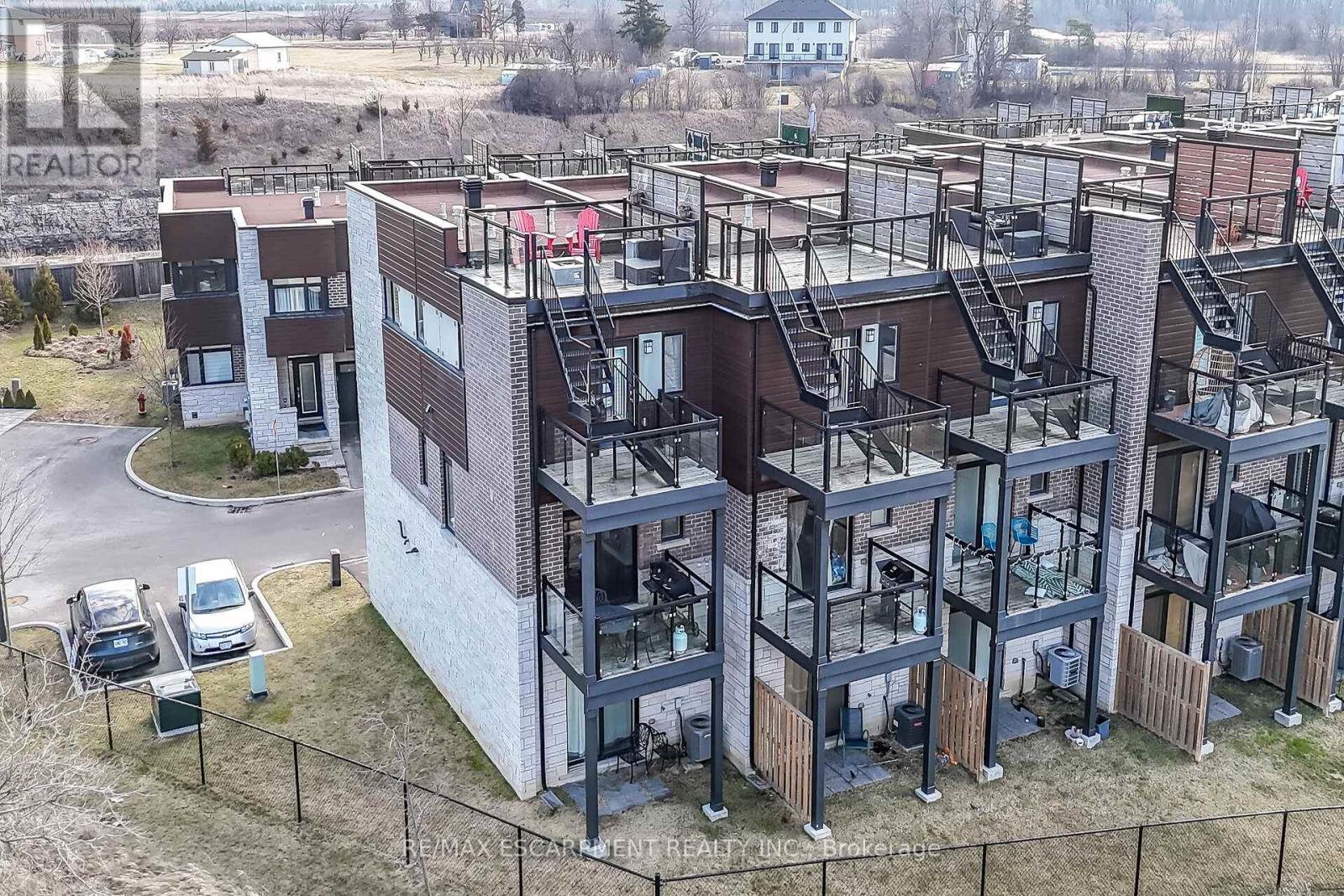 33 – 35 MIDHURST HEIGHTS, Hamilton (Stoney Creek Mountain), Ontario