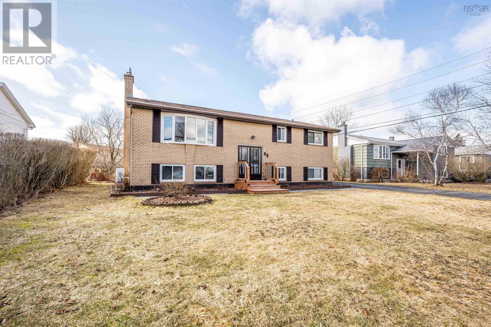 Property photo of 60 Hampton Green