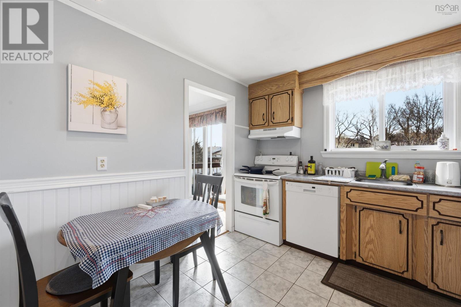 Property 24 of 49 of 60 Hampton Green