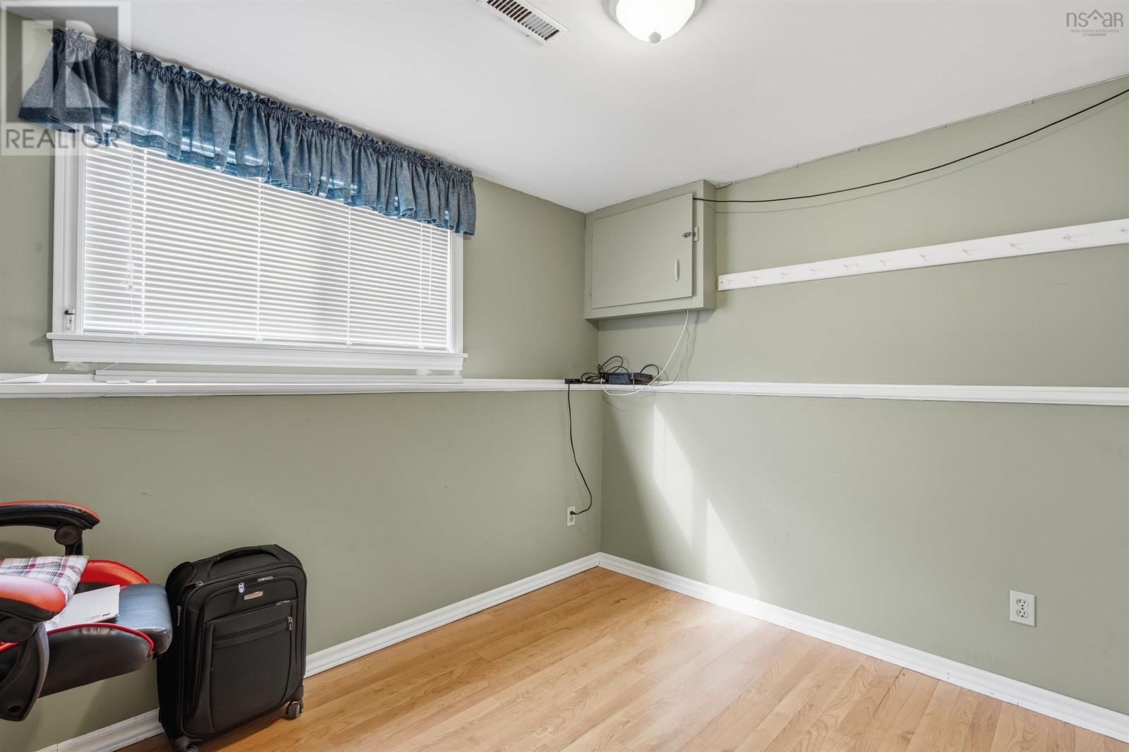 Property 11 of 49 of 60 Hampton Green