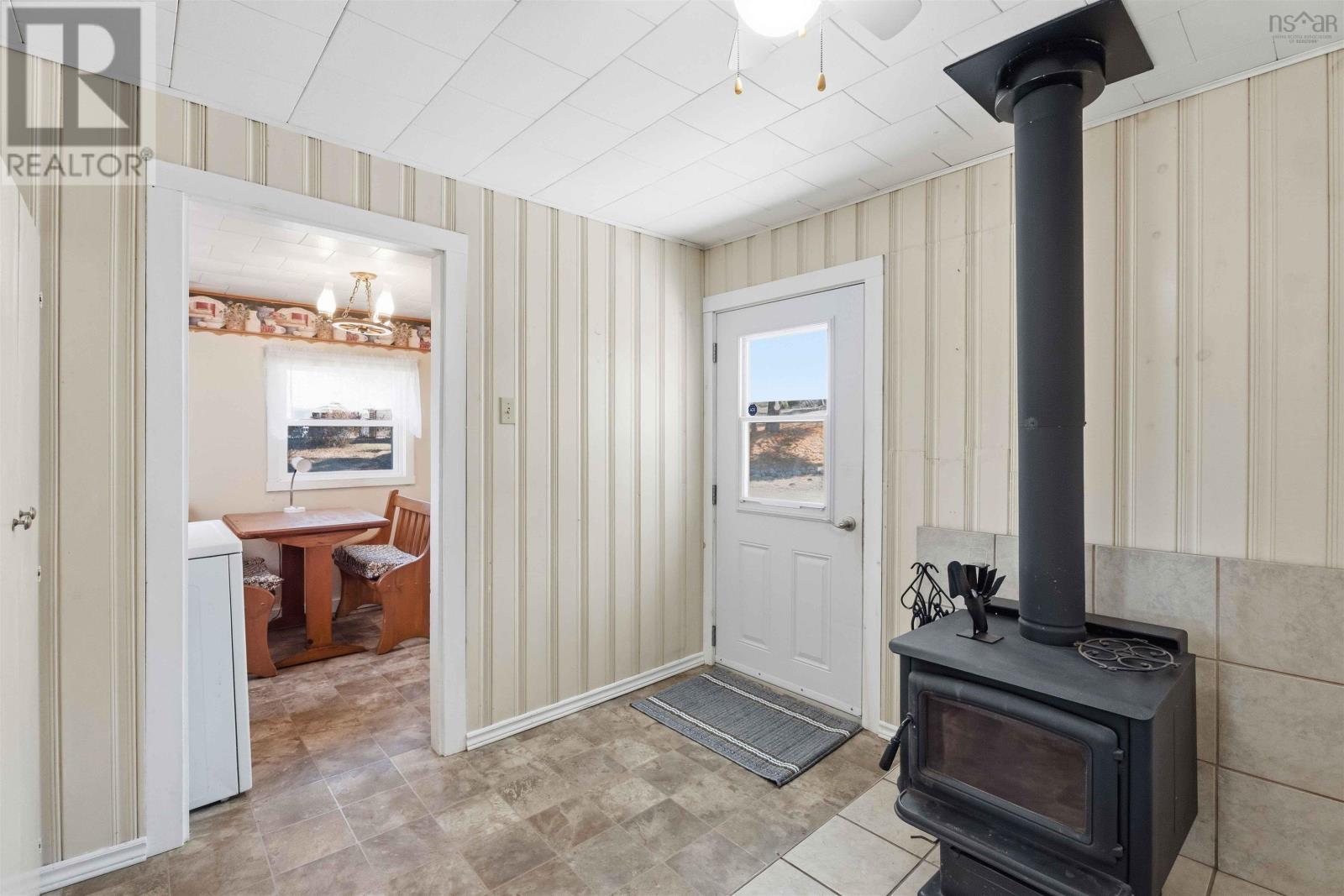 Property 1 of 44 of 272 Highway 201