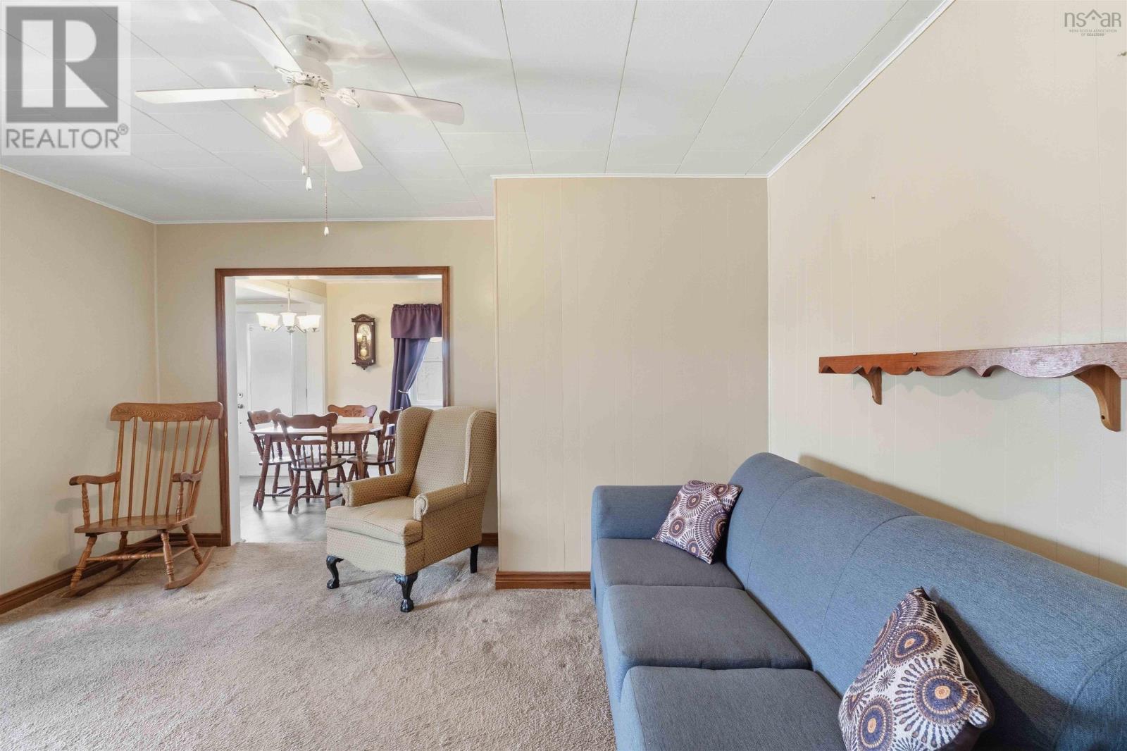 Property 34 of 44 of 272 Highway 201