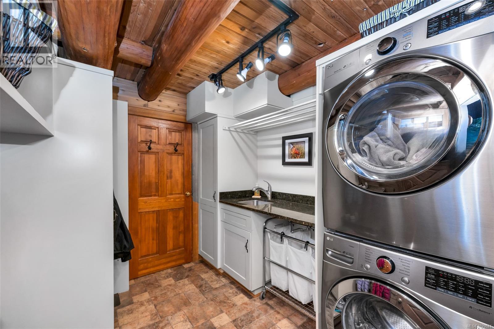 8965 & LOT 2 MEADES CREEK RD - 47