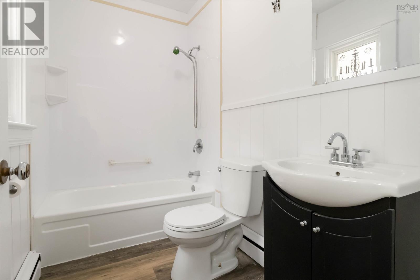 Property 4 of 43 of 21 Forest Hill Drive