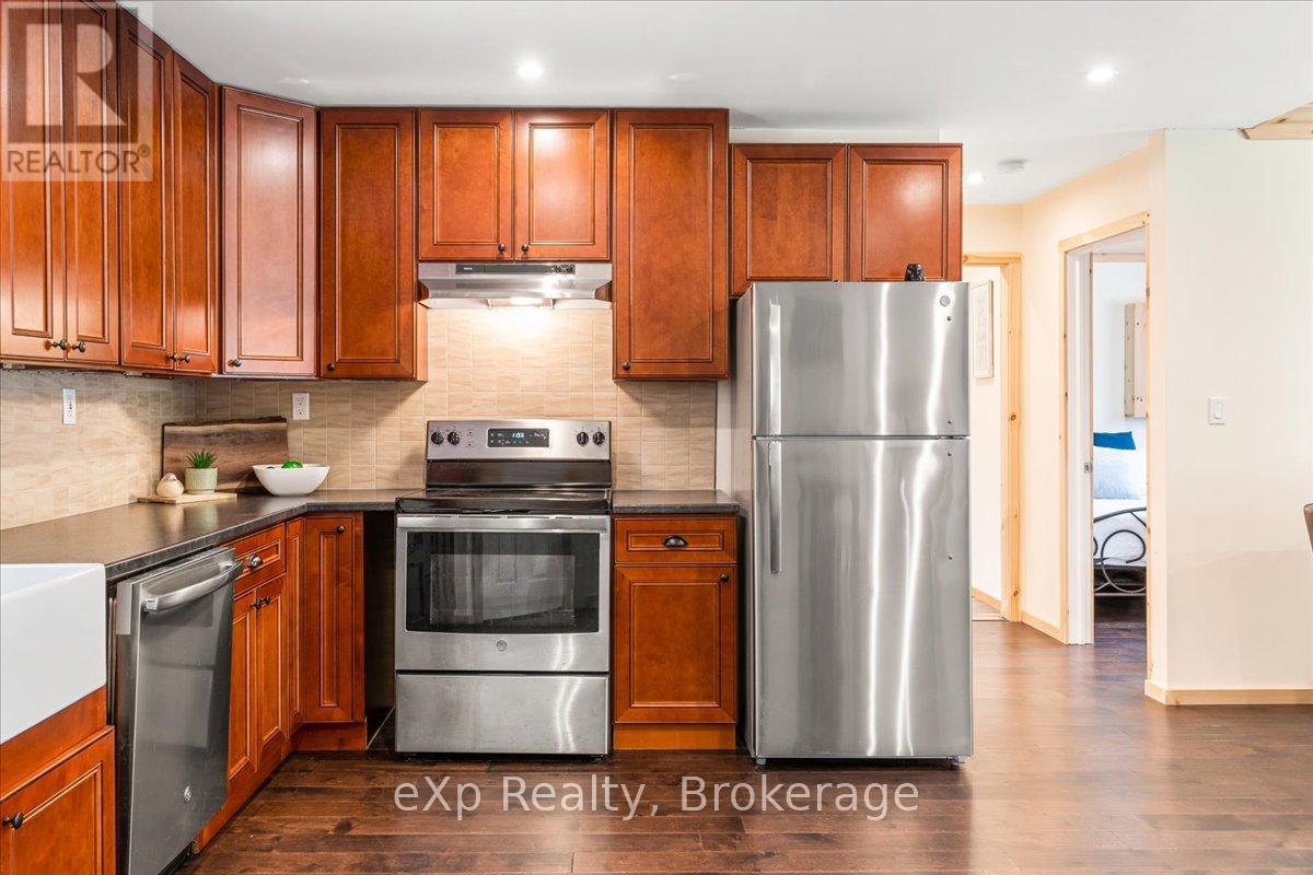 19 MURRAY AVENUE - 15
