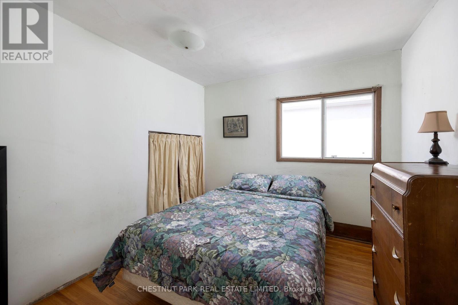 25 MAXWELL AVENUE - 27