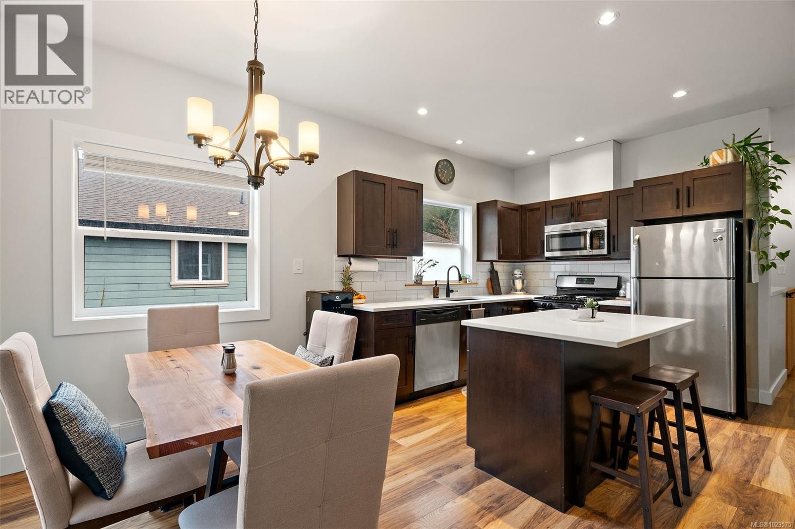 1038 SKYLAR CIR - 10