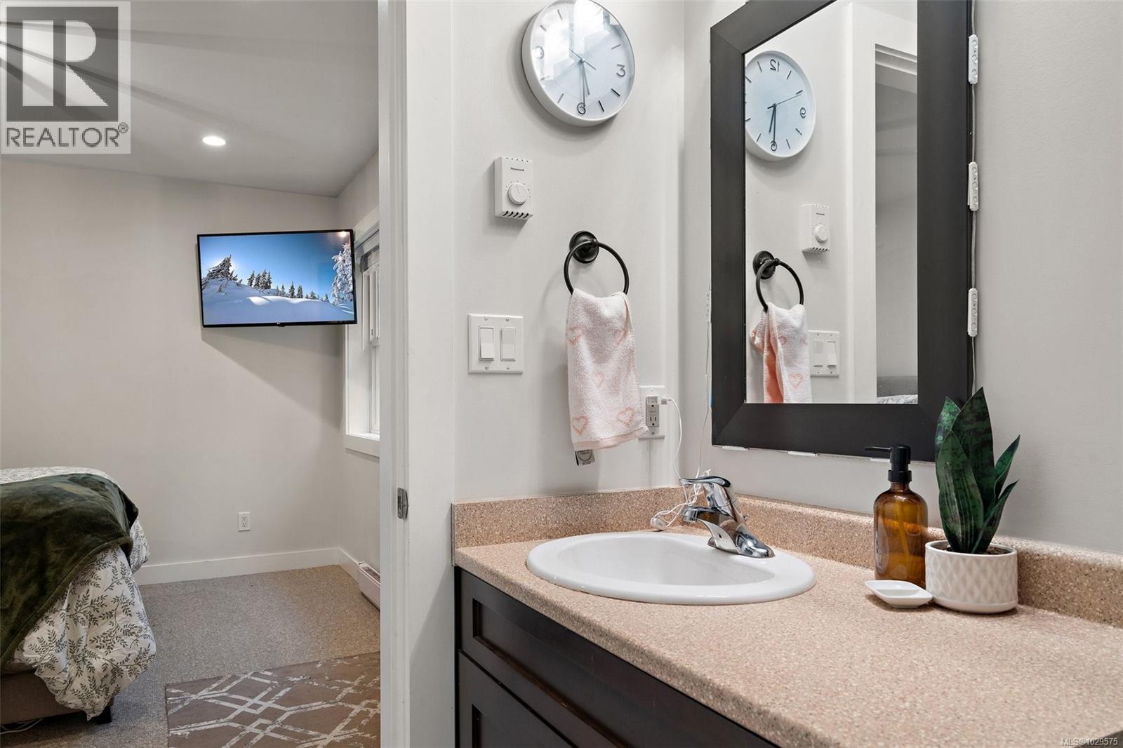 1038 SKYLAR CIR - 20