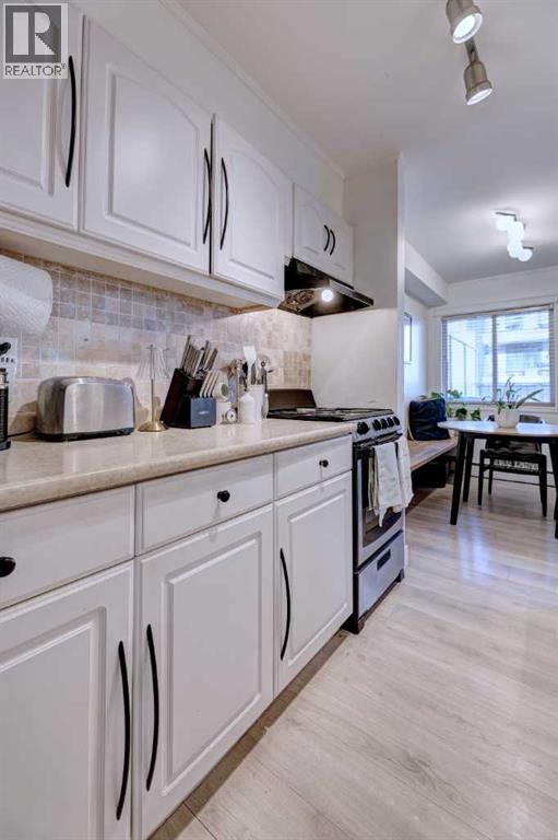 Single Family House for Sale in    Avenue SW Windsor Park Calgary 