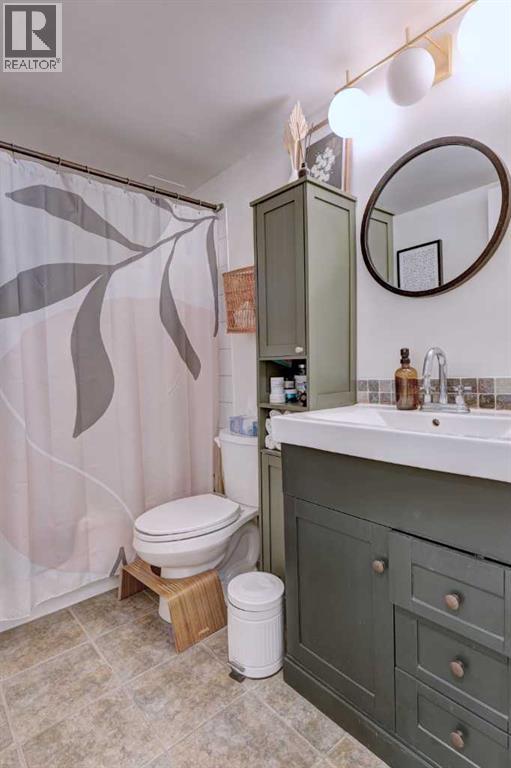 Single Family House for Sale in    Avenue SW Windsor Park Calgary 