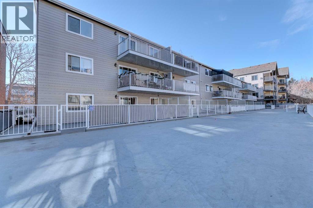 Single Family House for Sale in    Avenue SW Windsor Park Calgary 