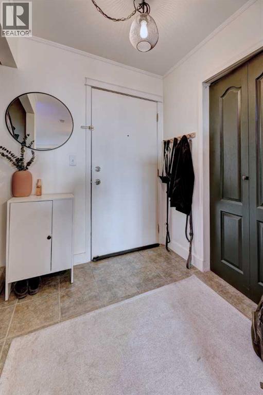 Single Family House for Sale in    Avenue SW Windsor Park Calgary 