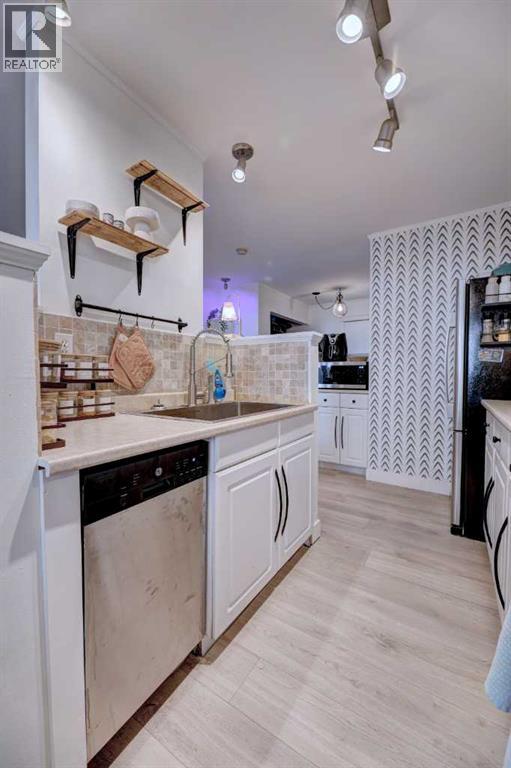 Single Family House for Sale in    Avenue SW Windsor Park Calgary 