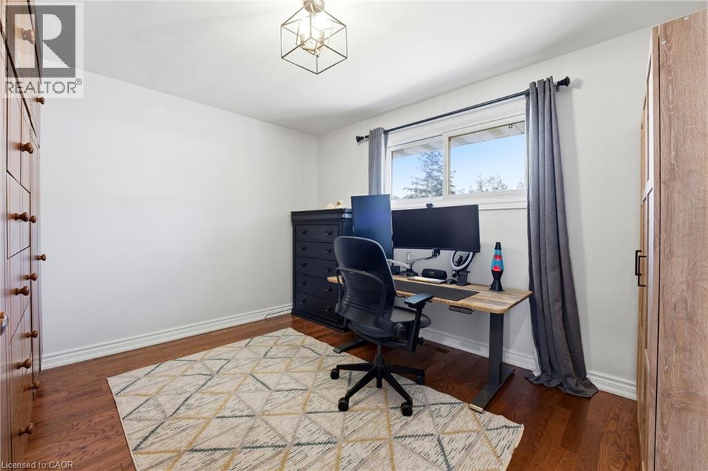 48 CHAMPLAIN Avenue, Hamilton, Ontario, L8G2H7 — Photo 2