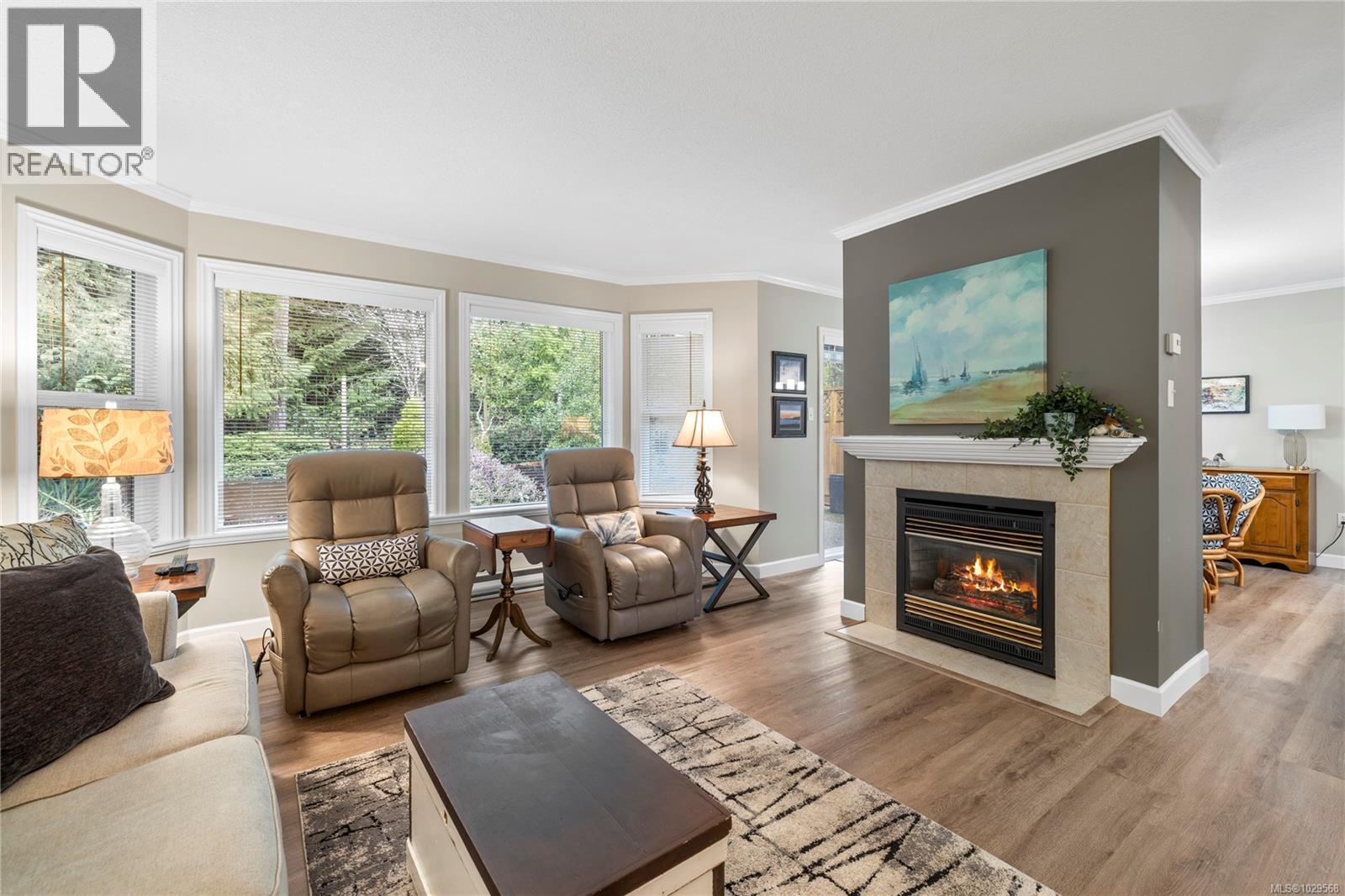 #12 810 CHESTNUT ST - 18