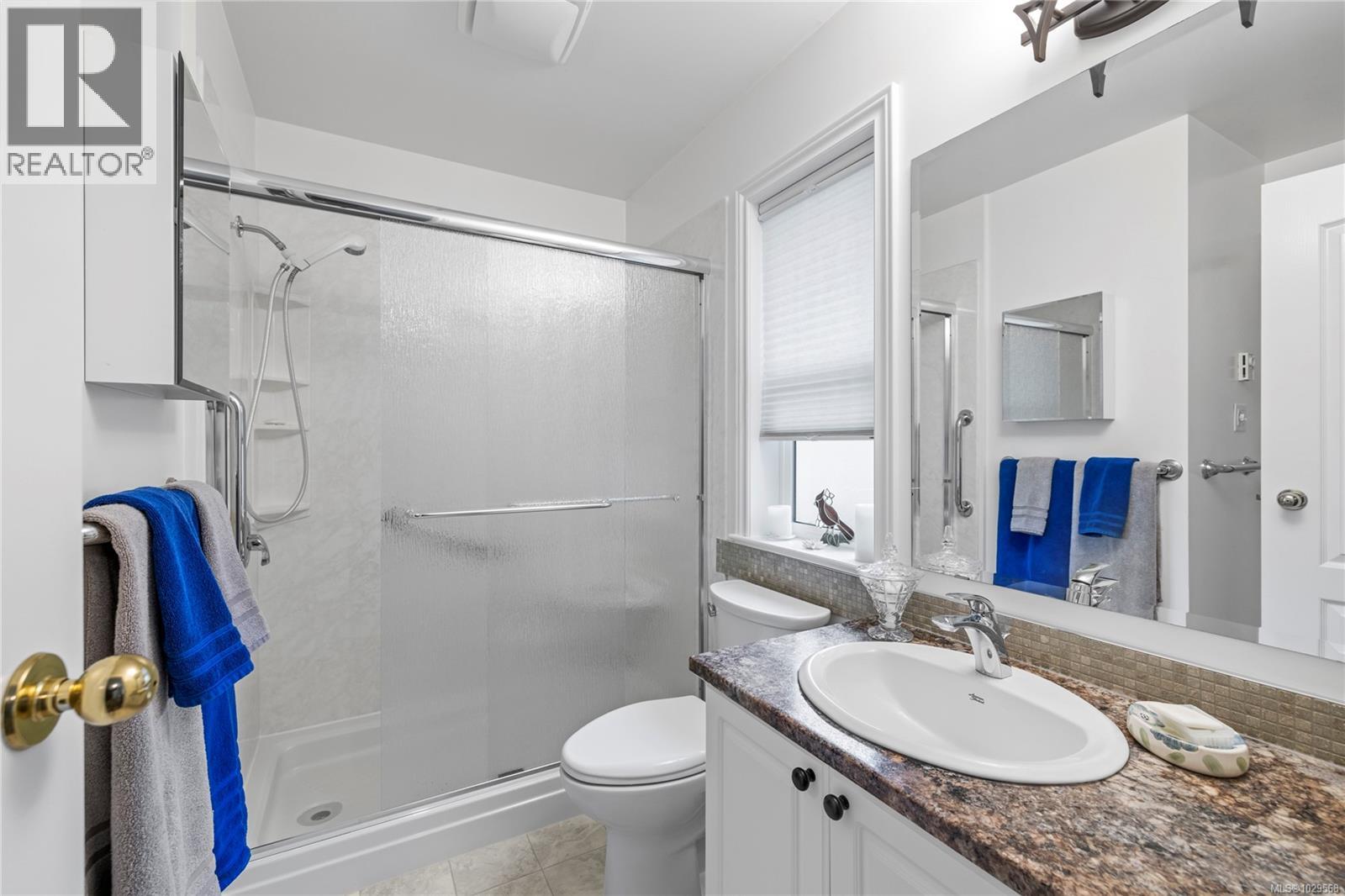 #12 810 CHESTNUT ST - 23