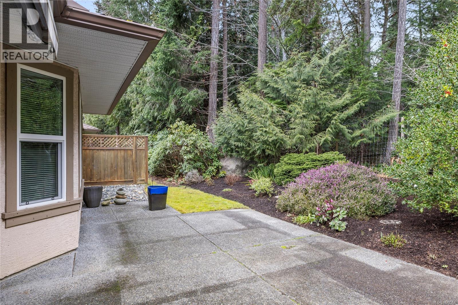 #12 810 CHESTNUT ST - 24