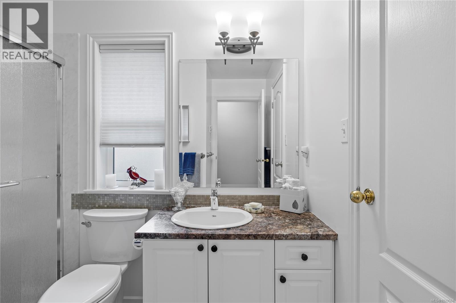 #12 810 CHESTNUT ST - 7