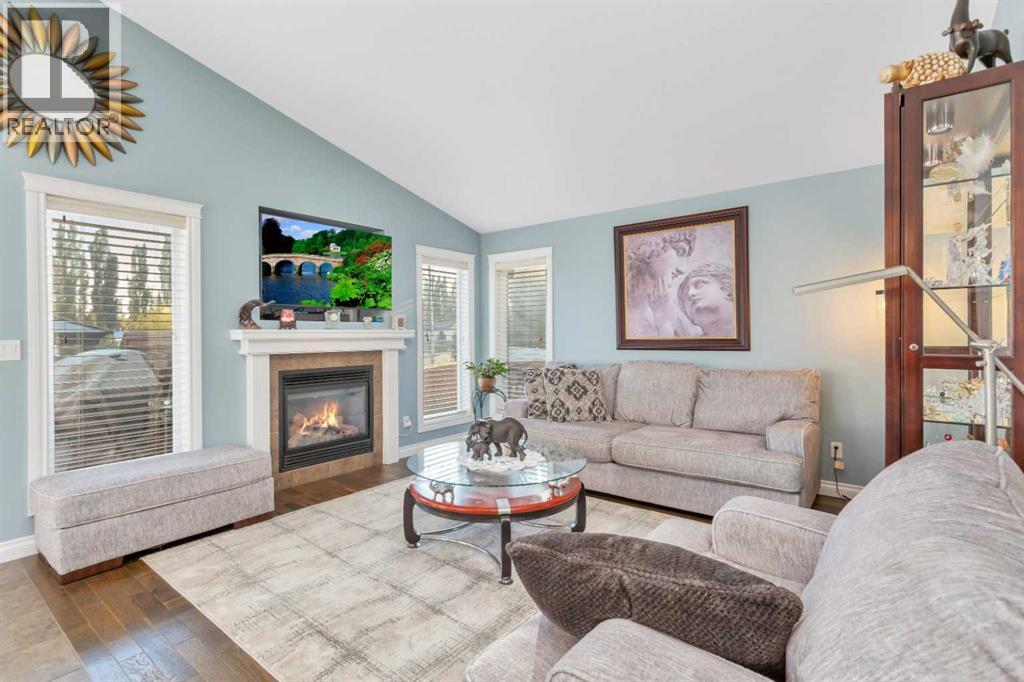 
          5 Heritage Drive
            <br/>
            <span>Penhold</span>
            , 
            <span>AB</span>
             <span>T0M1R0</span>
         - Photo 16