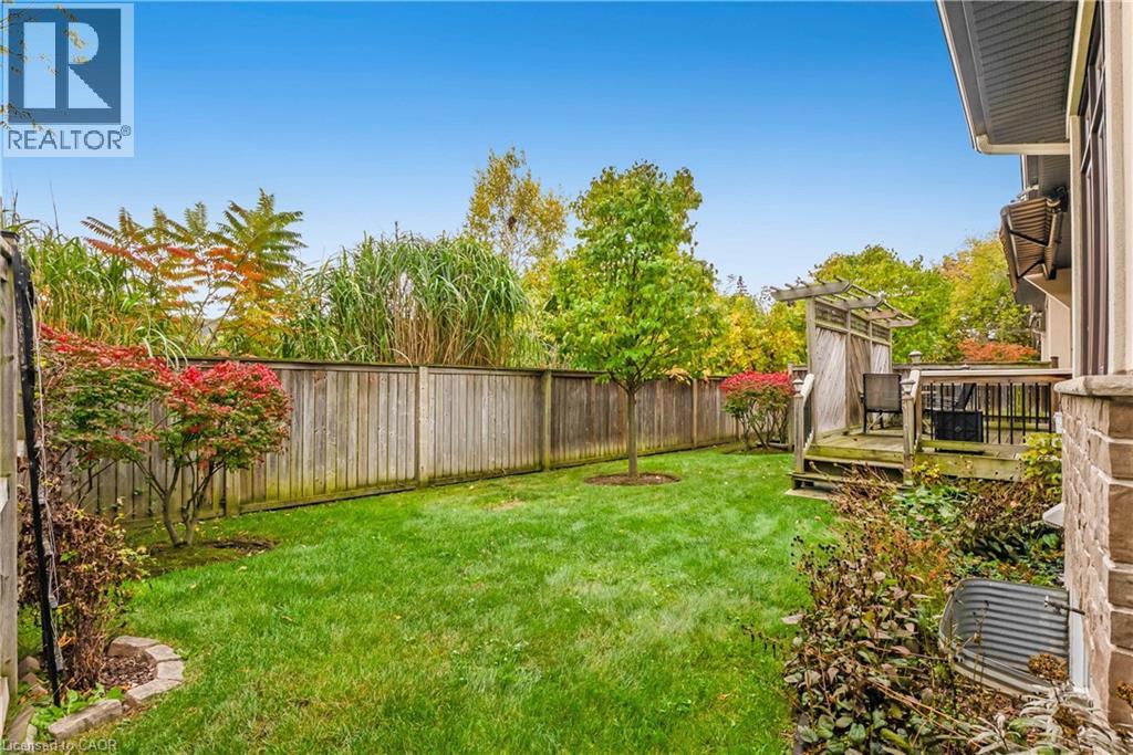 24 EMERALD Common, St. Catharines, Ontario, L2M0A7 — Photo 3