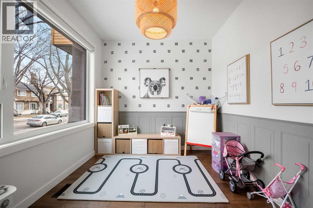 Single Family House for Sale in   Street NW Highland Park Calgary 