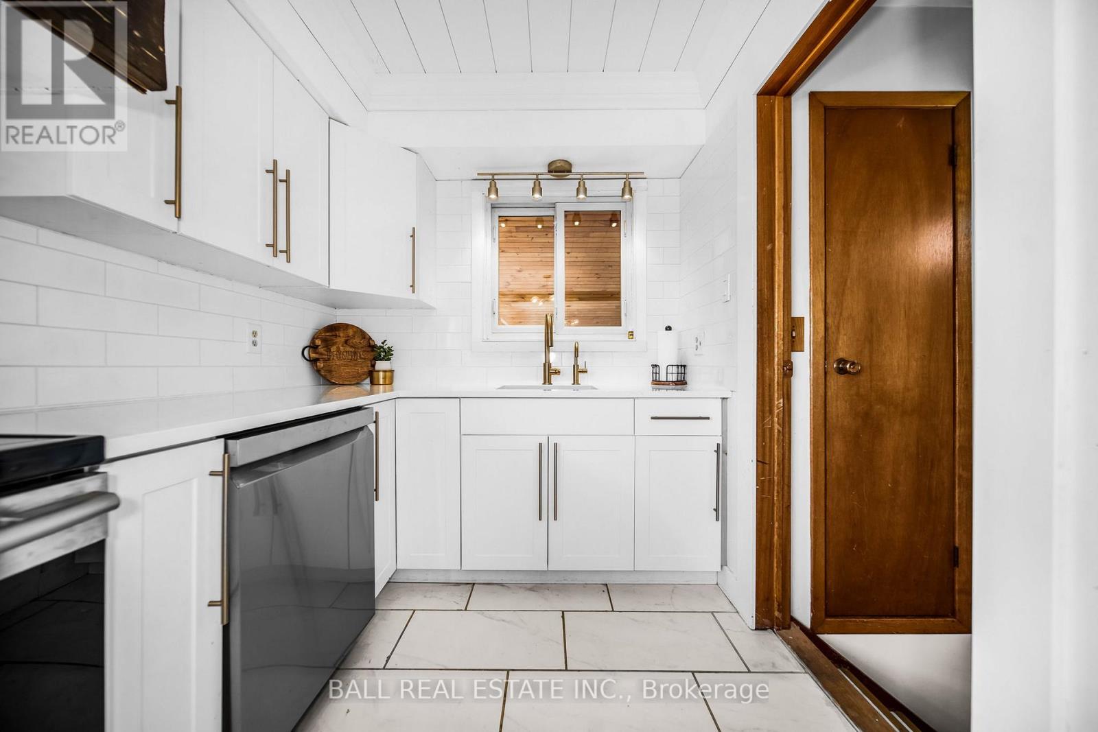 1749 YOUNG'S POINT ROAD - 11