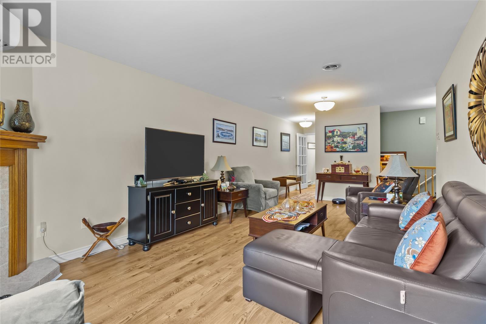 8 SARASOTA COURT - 6