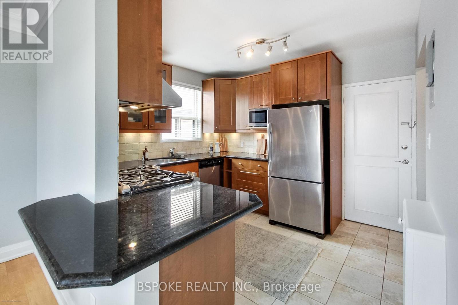 #3 7 WARWICK AVENUE - 11