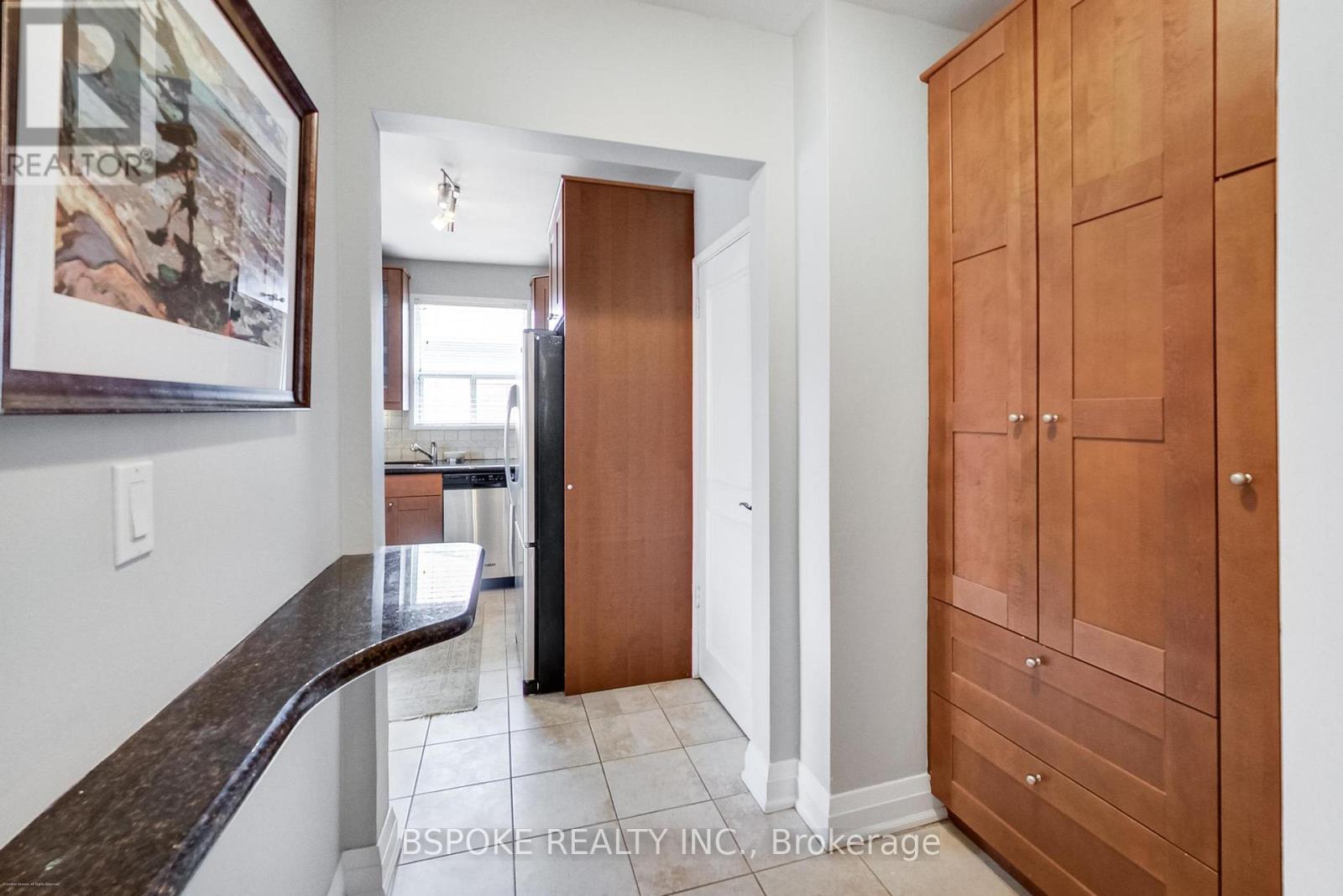 #3 7 WARWICK AVENUE - 12
