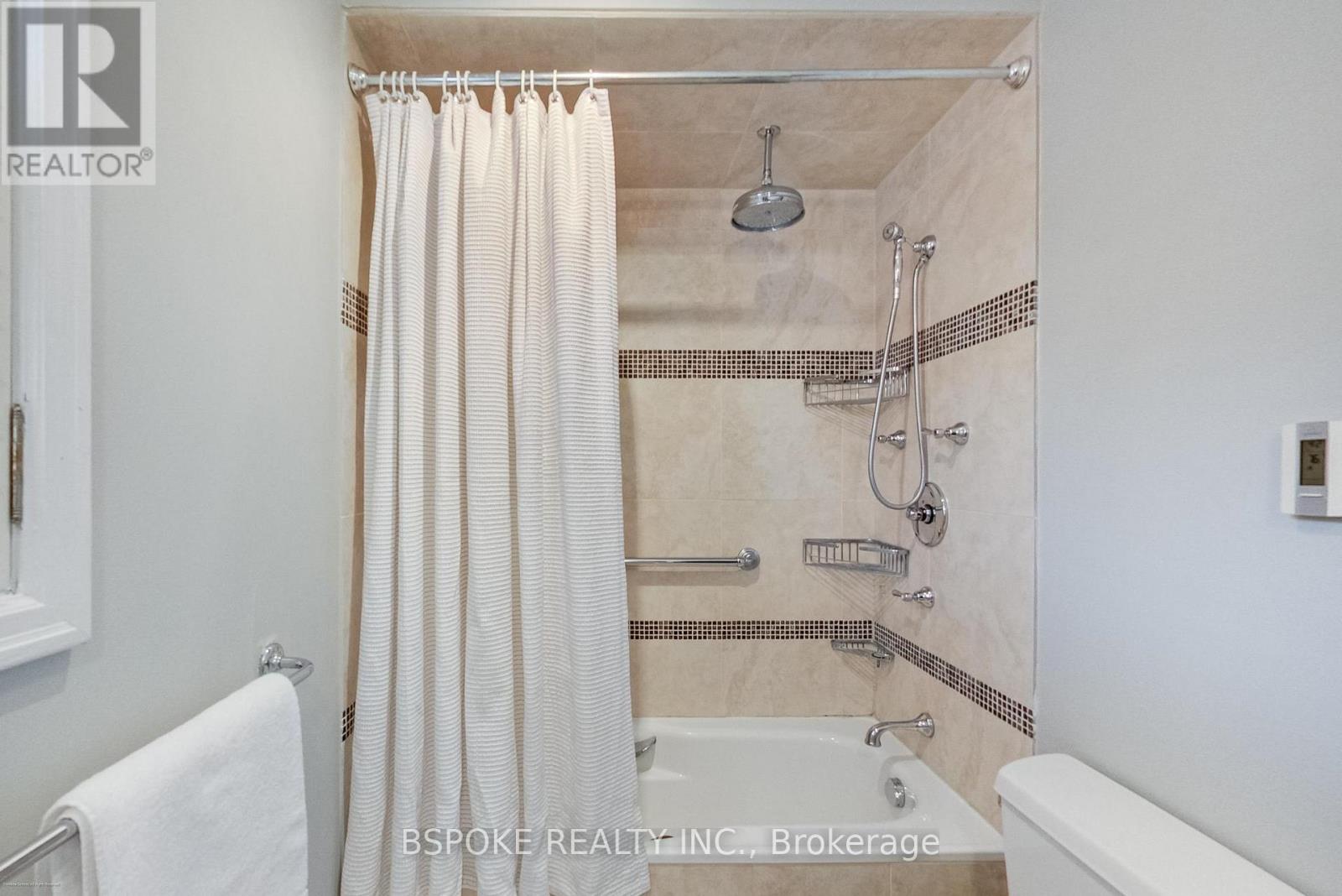 #3 7 WARWICK AVENUE - 20