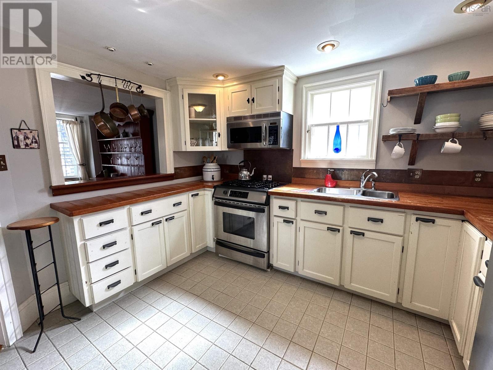 Property 16 of 30 of 71 Main Street