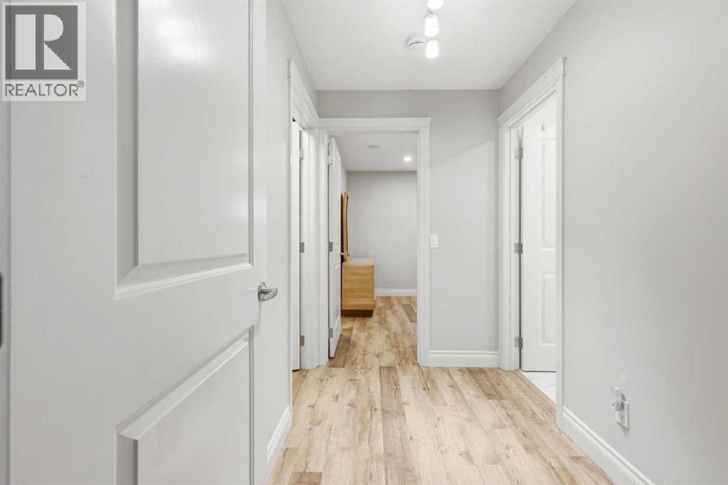 Single Family House for Sale in  Quarry Park Boulevard SE Douglasdale/Glen Calgary 