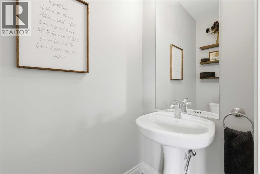 Single Family House for Sale in  Quarry Park Boulevard SE Douglasdale/Glen Calgary 