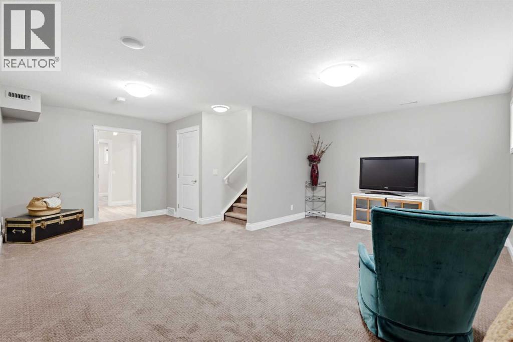 Single Family House for Sale in  Quarry Park Boulevard SE Douglasdale/Glen Calgary 