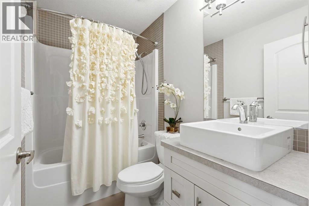 Single Family House for Sale in  Quarry Park Boulevard SE Douglasdale/Glen Calgary 