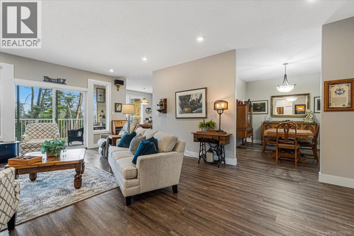 3831 CREEKSIDE DR - Image 2