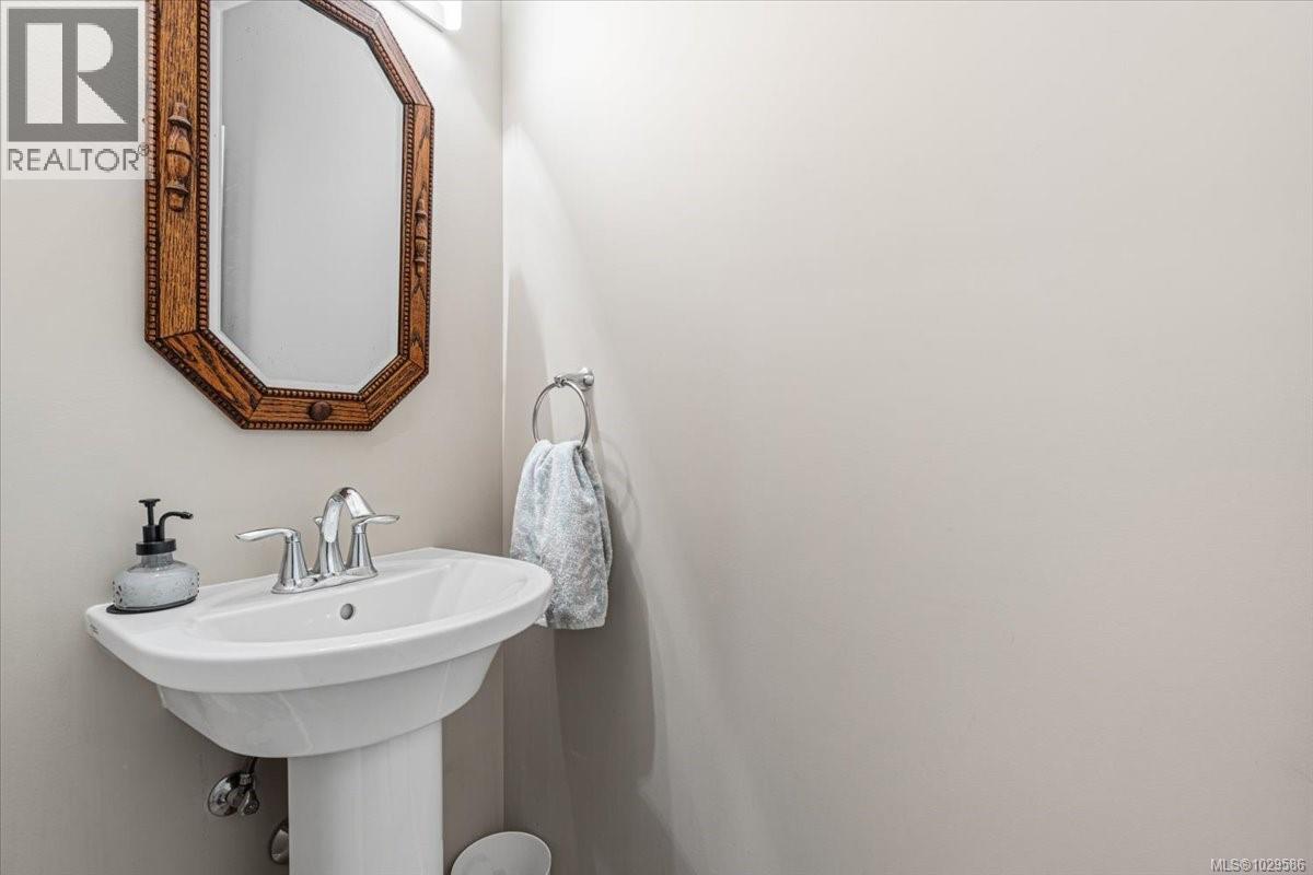 3831 CREEKSIDE DR - 23