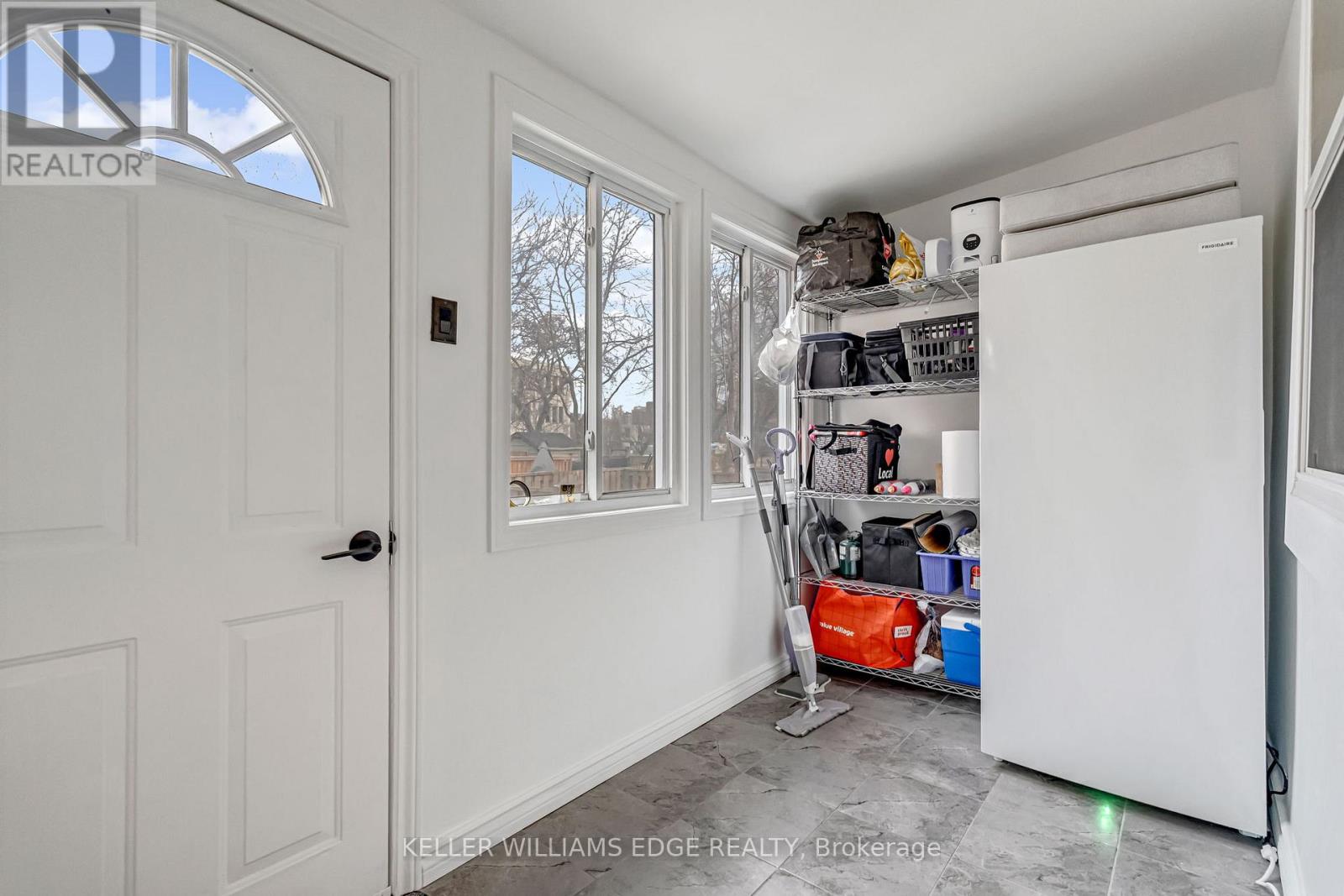 188 BAY STREET N - 14