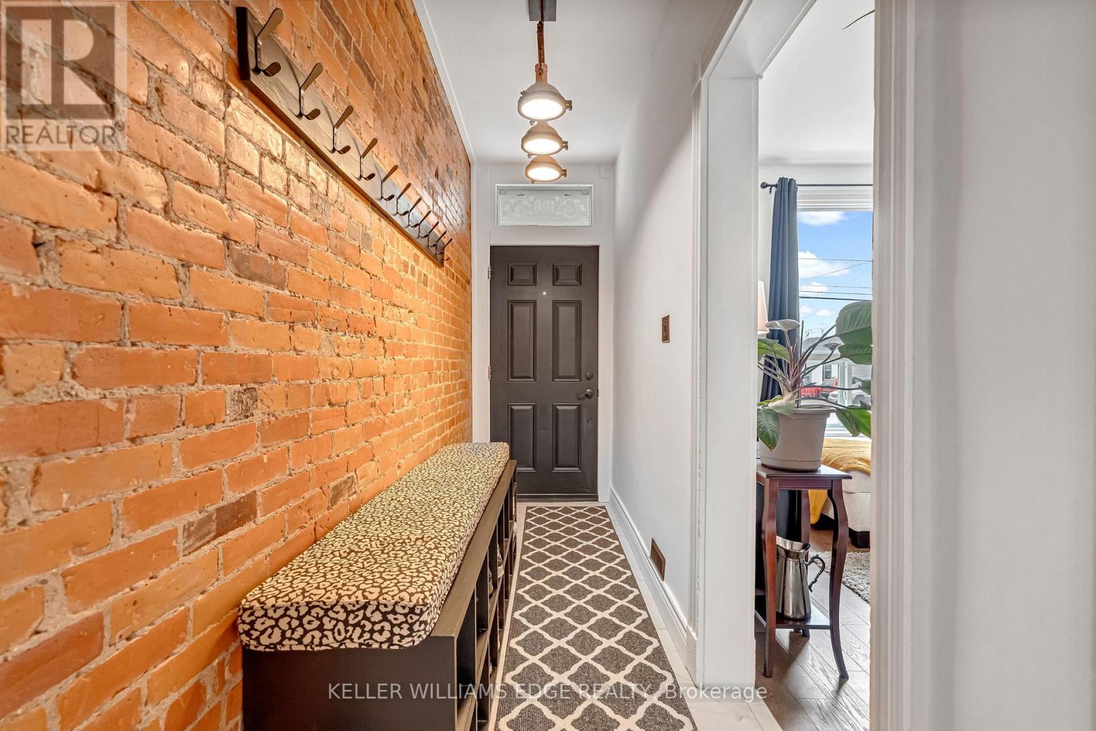 188 BAY STREET N - 2