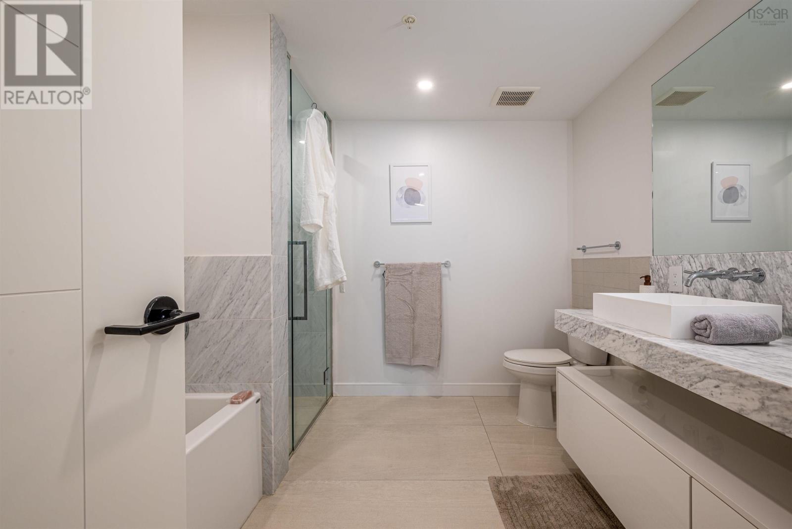 Property 4 of 48 of 1202 1650 Granville Street