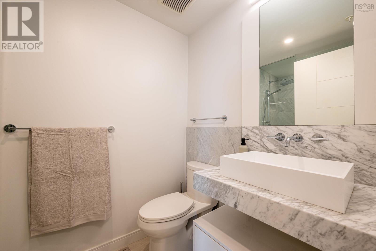 Property 7 of 48 of 1202 1650 Granville Street