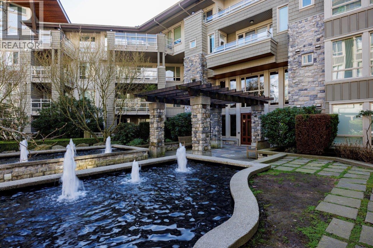 208 560 RAVEN WOODS Drive - main photo