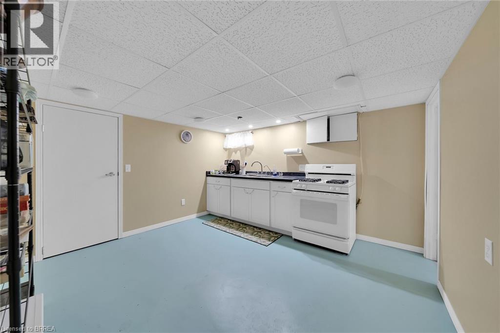 205 CRYSLER Street - 25