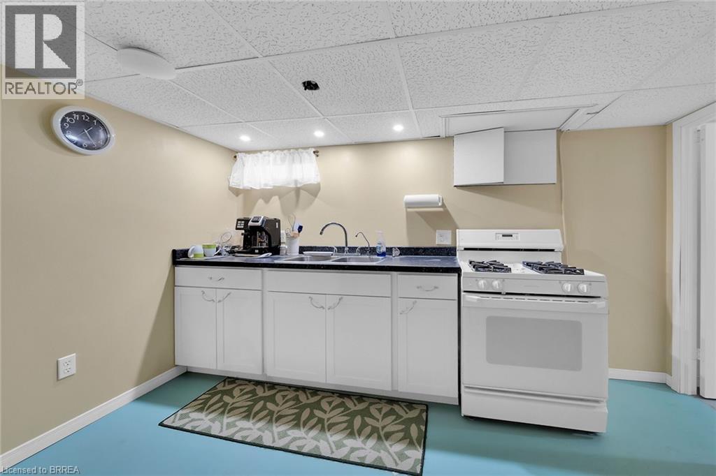 205 CRYSLER Street - 26